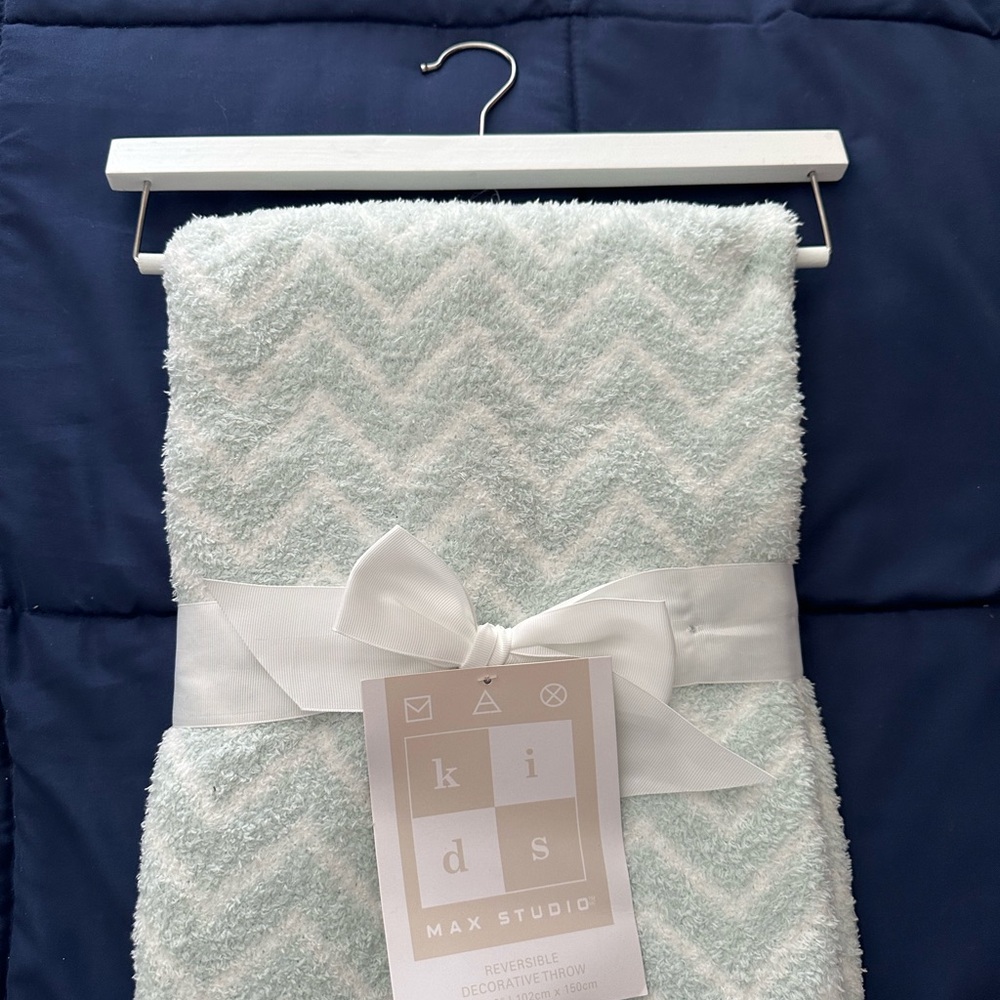 NWT Max Studio Reversible Decorative Throw